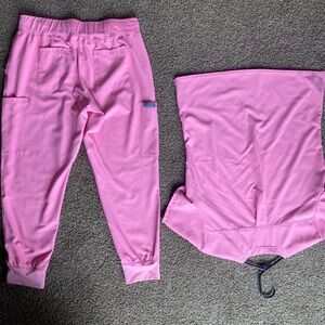 Med couture bubblegum pink scrub set. Excellent condition
